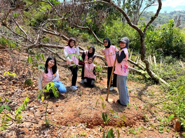 Srikandi PLN Indonesia Power UBP Labuhan Angin Gelar Aksi Tanam Pohon di Tapteng